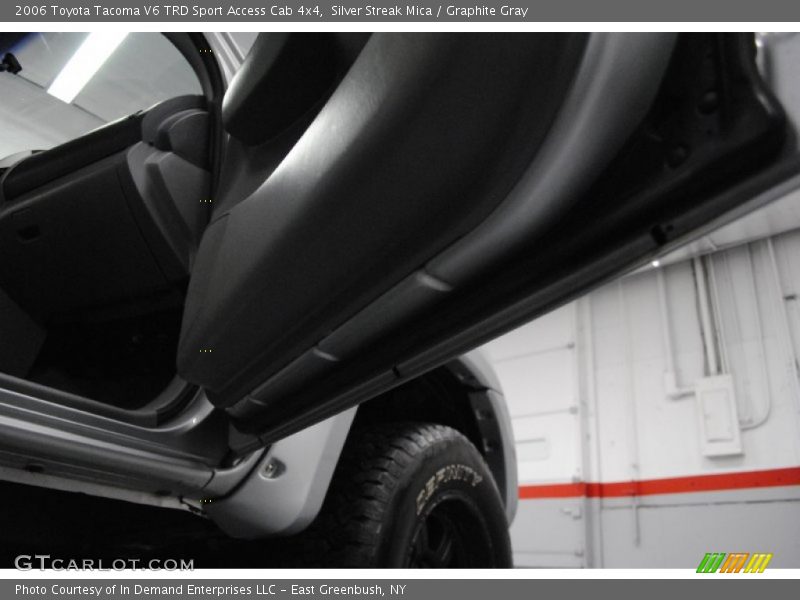 Silver Streak Mica / Graphite Gray 2006 Toyota Tacoma V6 TRD Sport Access Cab 4x4