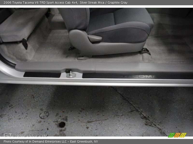 Silver Streak Mica / Graphite Gray 2006 Toyota Tacoma V6 TRD Sport Access Cab 4x4