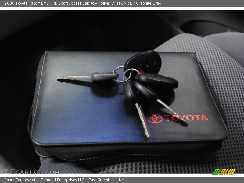 Silver Streak Mica / Graphite Gray 2006 Toyota Tacoma V6 TRD Sport Access Cab 4x4