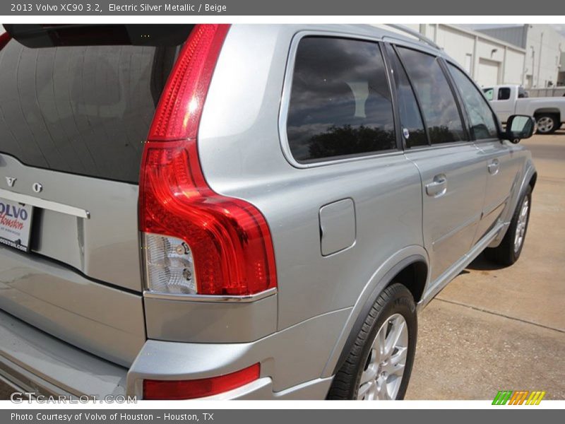 Electric Silver Metallic / Beige 2013 Volvo XC90 3.2