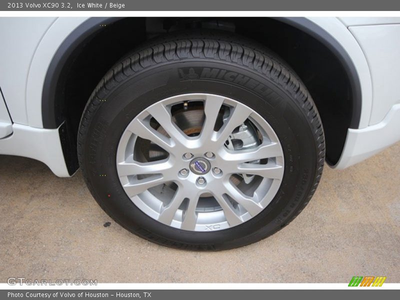 Ice White / Beige 2013 Volvo XC90 3.2