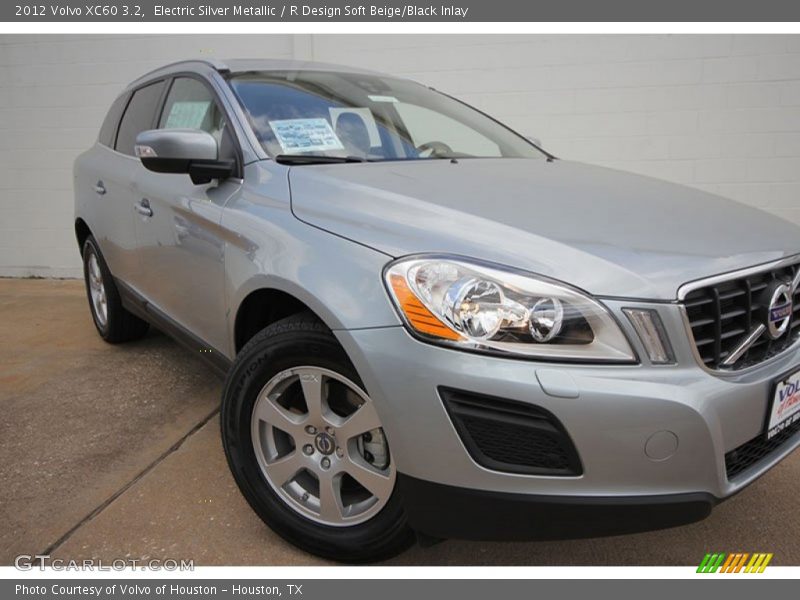Electric Silver Metallic / R Design Soft Beige/Black Inlay 2012 Volvo XC60 3.2