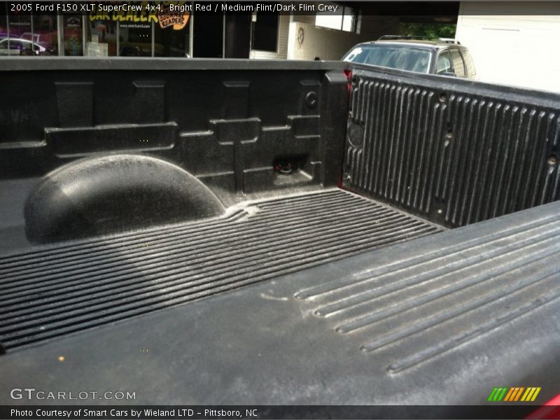 Bright Red / Medium Flint/Dark Flint Grey 2005 Ford F150 XLT SuperCrew 4x4