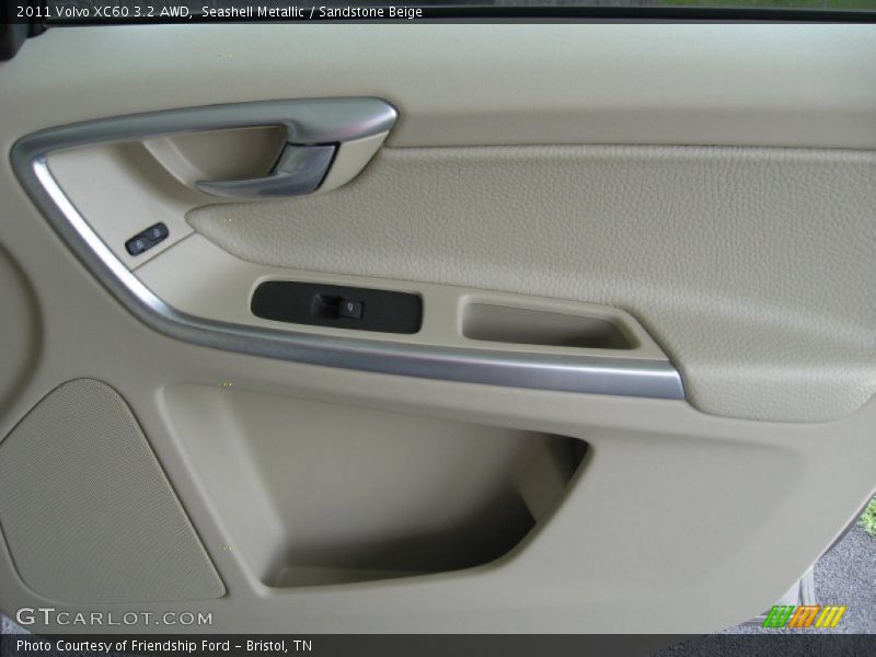 Seashell Metallic / Sandstone Beige 2011 Volvo XC60 3.2 AWD