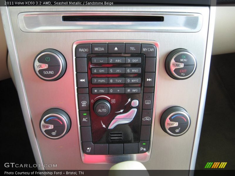 Seashell Metallic / Sandstone Beige 2011 Volvo XC60 3.2 AWD
