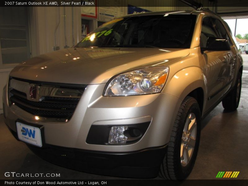 Silver Pearl / Black 2007 Saturn Outlook XE AWD
