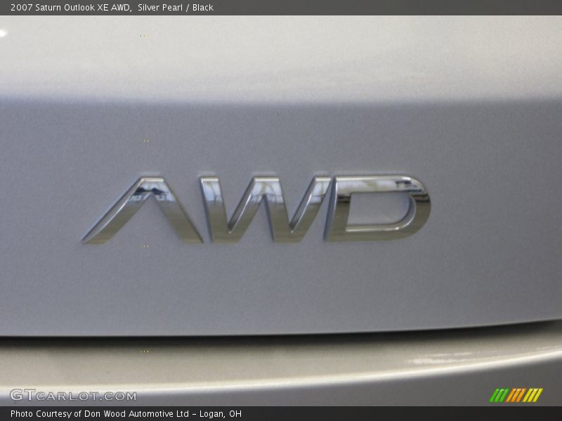 Silver Pearl / Black 2007 Saturn Outlook XE AWD