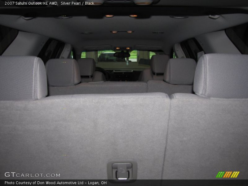Silver Pearl / Black 2007 Saturn Outlook XE AWD