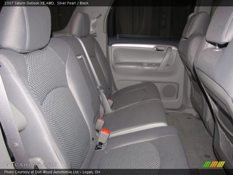 Silver Pearl / Black 2007 Saturn Outlook XE AWD