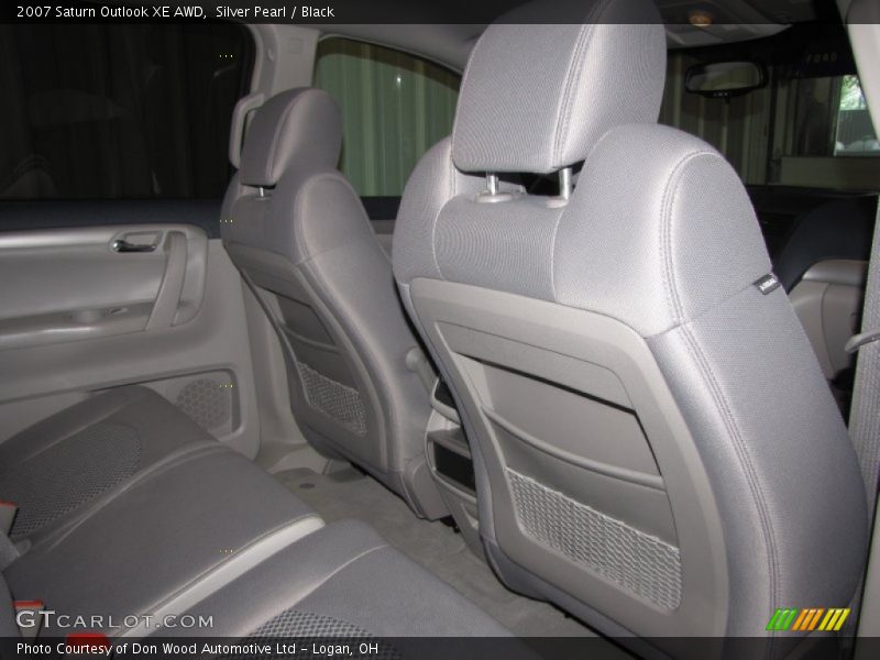Silver Pearl / Black 2007 Saturn Outlook XE AWD