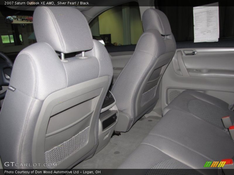 Silver Pearl / Black 2007 Saturn Outlook XE AWD