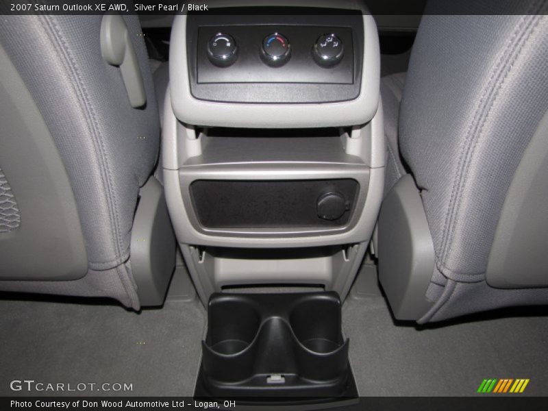 Silver Pearl / Black 2007 Saturn Outlook XE AWD