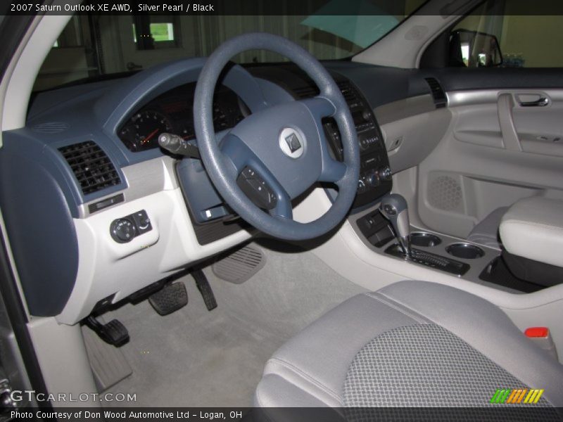 Silver Pearl / Black 2007 Saturn Outlook XE AWD