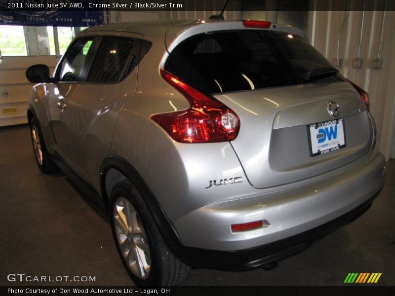 Chrome Silver / Black/Silver Trim 2011 Nissan Juke SV AWD