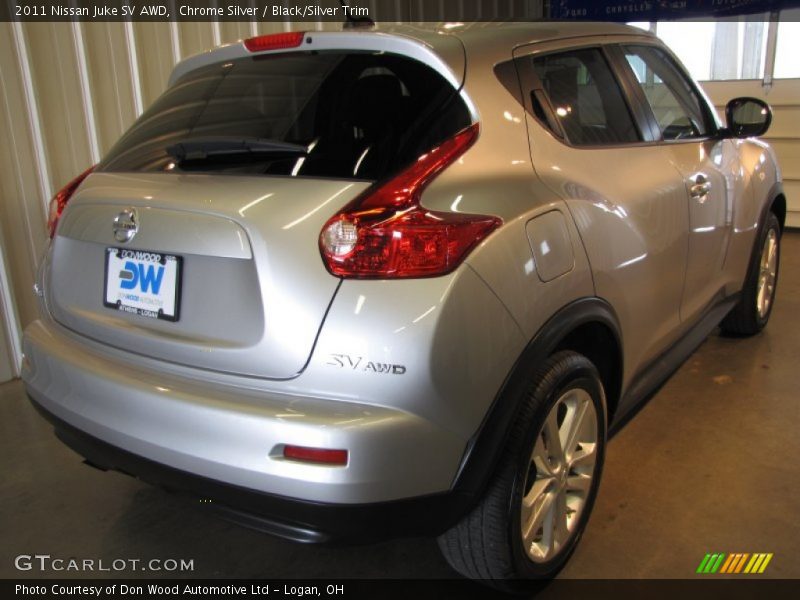 Chrome Silver / Black/Silver Trim 2011 Nissan Juke SV AWD