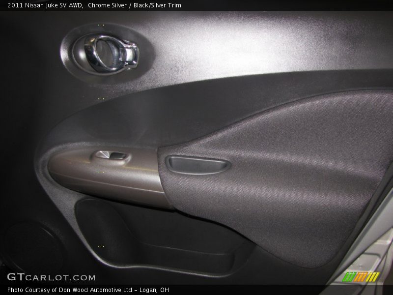Chrome Silver / Black/Silver Trim 2011 Nissan Juke SV AWD
