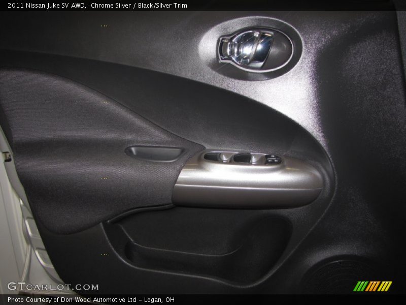 Chrome Silver / Black/Silver Trim 2011 Nissan Juke SV AWD