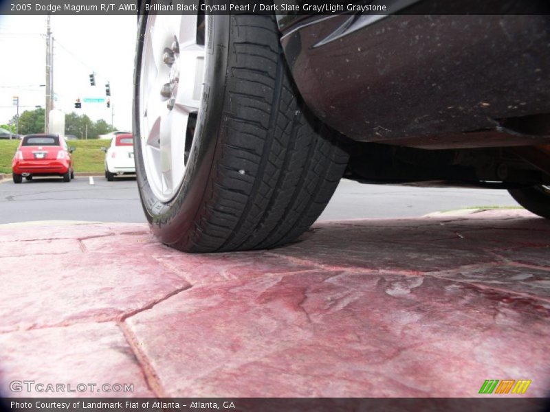 Brilliant Black Crystal Pearl / Dark Slate Gray/Light Graystone 2005 Dodge Magnum R/T AWD