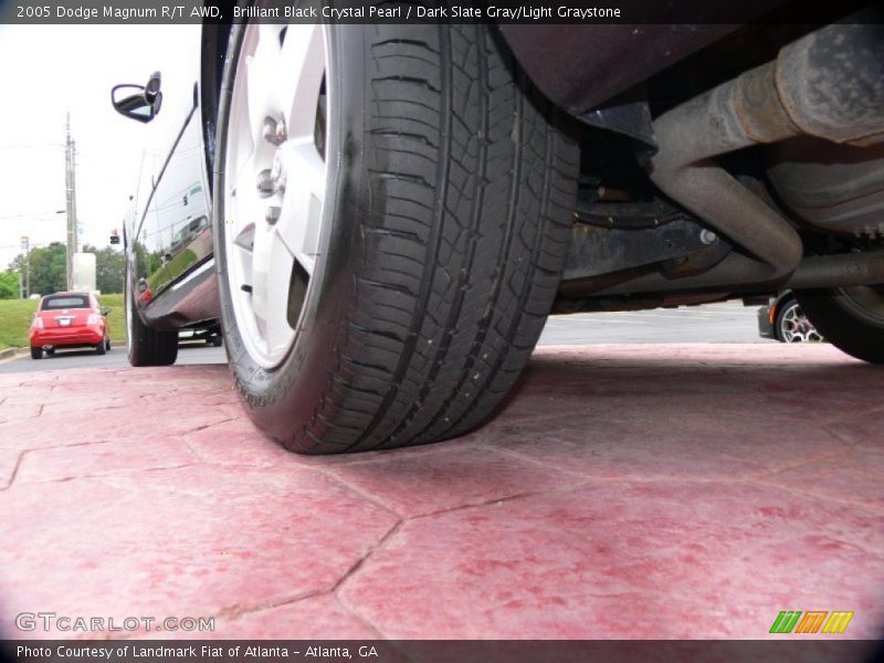 Brilliant Black Crystal Pearl / Dark Slate Gray/Light Graystone 2005 Dodge Magnum R/T AWD