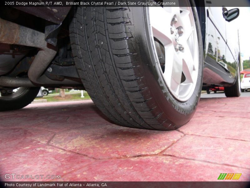 Brilliant Black Crystal Pearl / Dark Slate Gray/Light Graystone 2005 Dodge Magnum R/T AWD