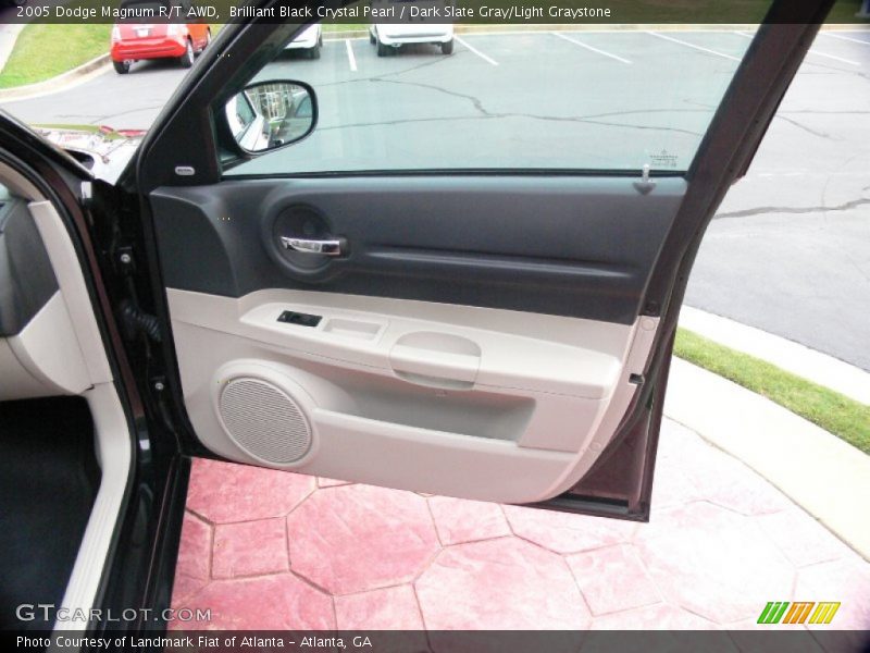 Brilliant Black Crystal Pearl / Dark Slate Gray/Light Graystone 2005 Dodge Magnum R/T AWD