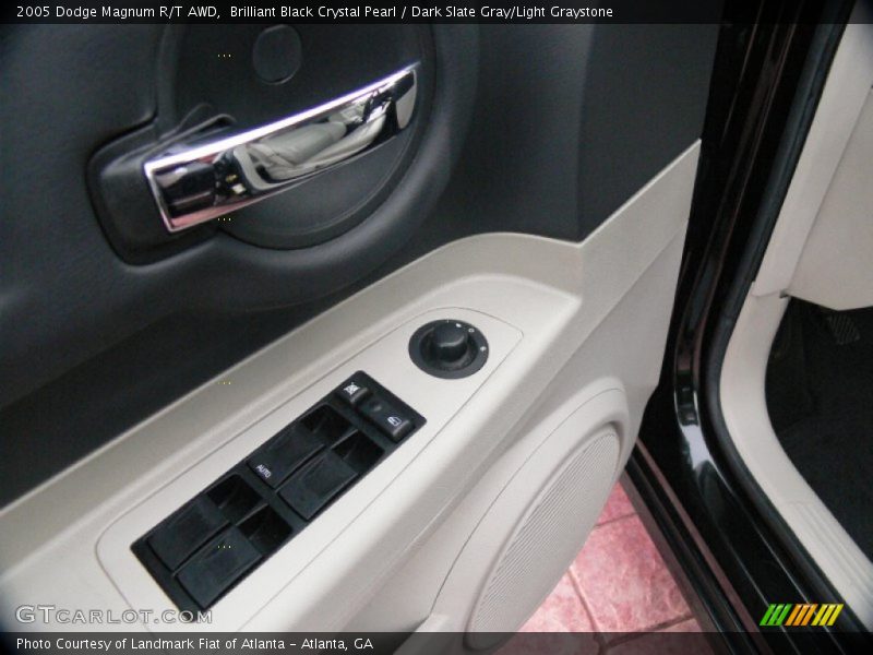 Brilliant Black Crystal Pearl / Dark Slate Gray/Light Graystone 2005 Dodge Magnum R/T AWD