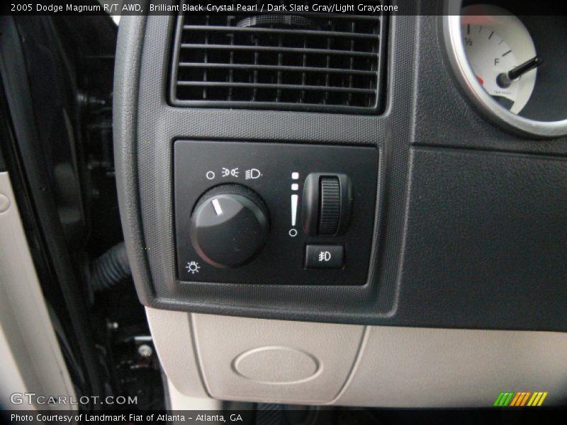 Brilliant Black Crystal Pearl / Dark Slate Gray/Light Graystone 2005 Dodge Magnum R/T AWD