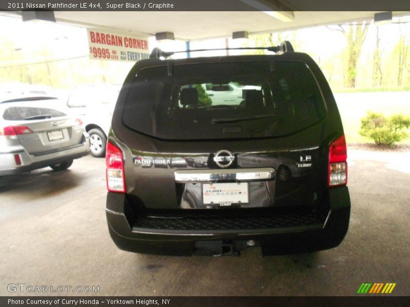 Super Black / Graphite 2011 Nissan Pathfinder LE 4x4