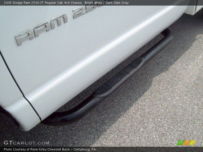 Bright White / Dark Slate Gray 2005 Dodge Ram 2500 ST Regular Cab 4x4 Chassis