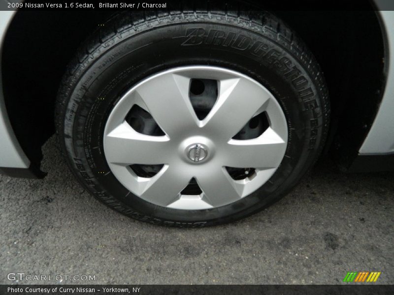 Brillant Silver / Charcoal 2009 Nissan Versa 1.6 Sedan