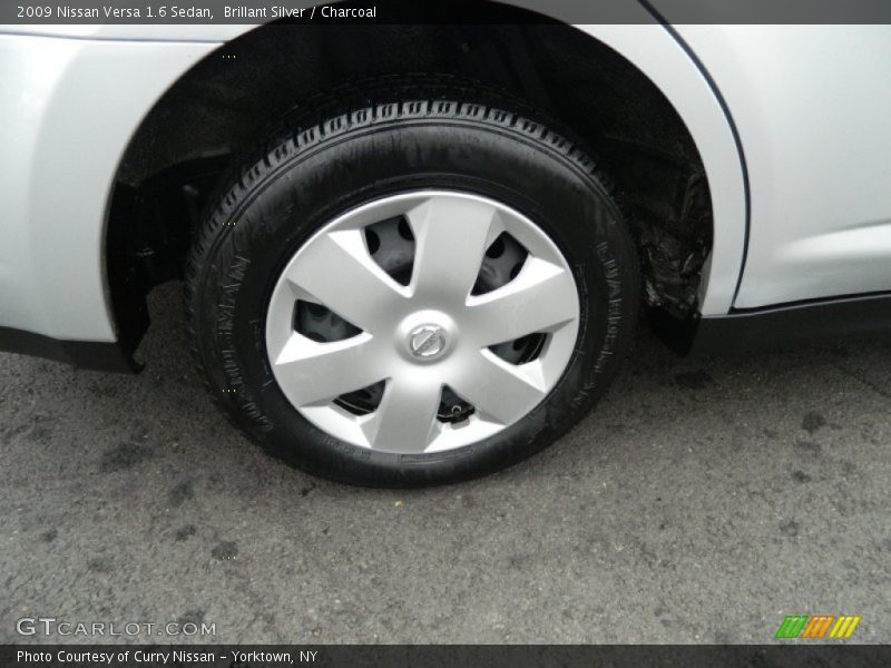 Brillant Silver / Charcoal 2009 Nissan Versa 1.6 Sedan