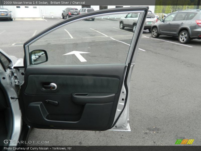 Brillant Silver / Charcoal 2009 Nissan Versa 1.6 Sedan