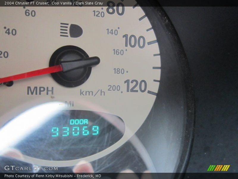 Cool Vanilla / Dark Slate Gray 2004 Chrysler PT Cruiser