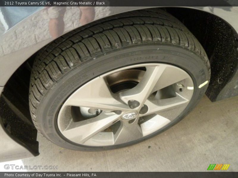 Magnetic Gray Metallic / Black 2012 Toyota Camry SE V6
