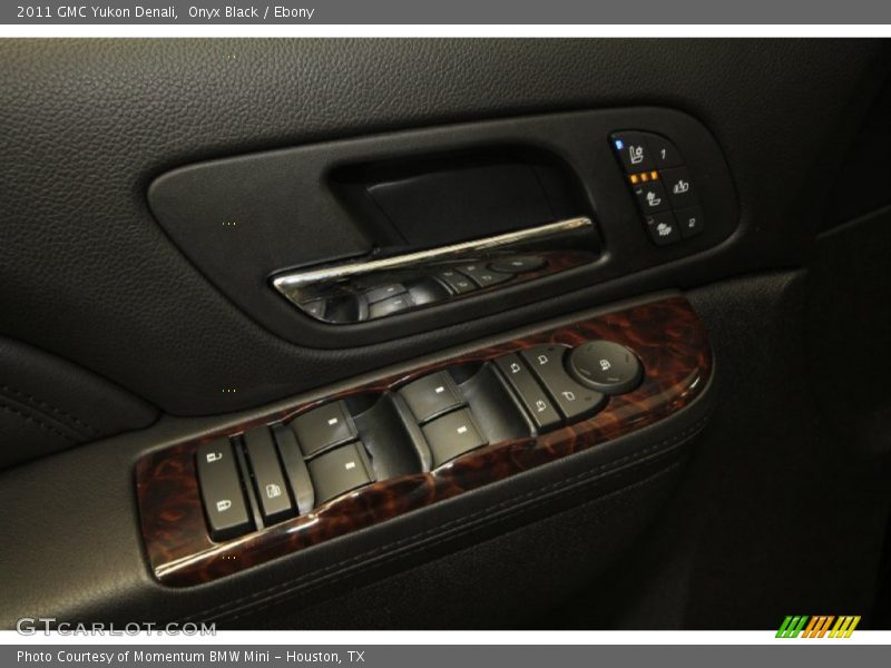 Onyx Black / Ebony 2011 GMC Yukon Denali