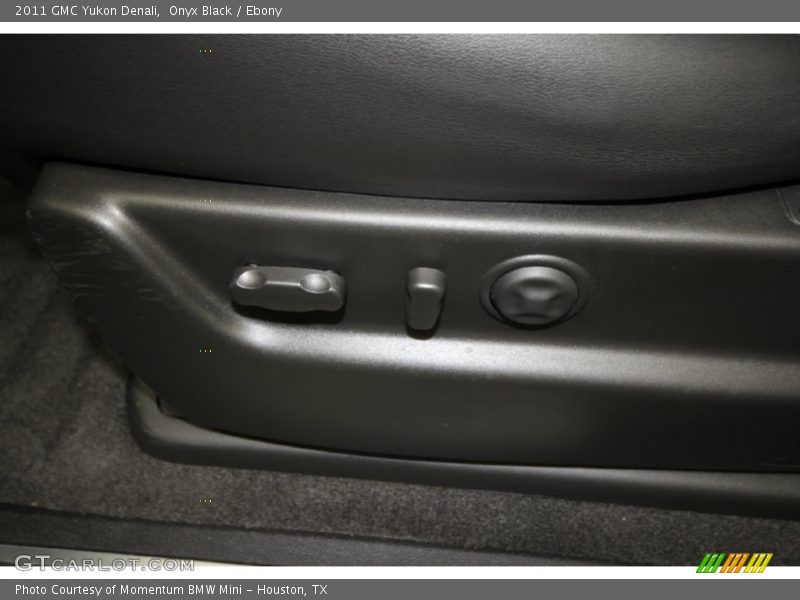 Onyx Black / Ebony 2011 GMC Yukon Denali