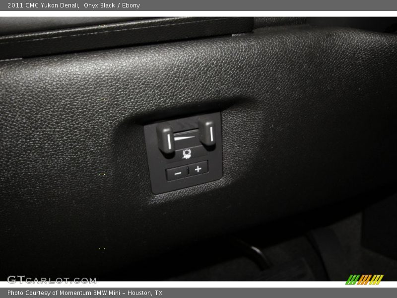 Onyx Black / Ebony 2011 GMC Yukon Denali