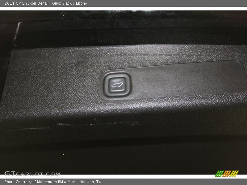 Onyx Black / Ebony 2011 GMC Yukon Denali