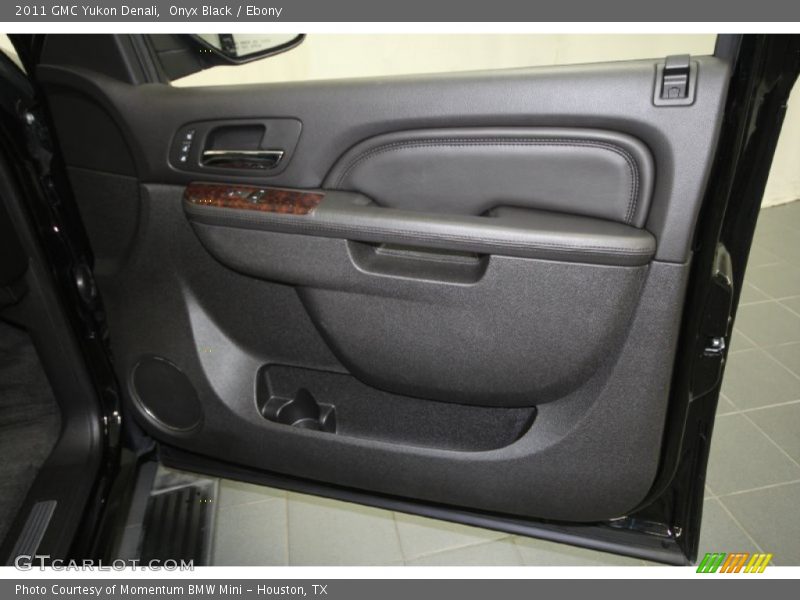 Onyx Black / Ebony 2011 GMC Yukon Denali
