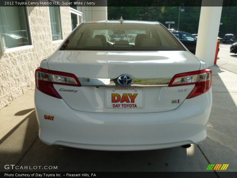 Super White / Ivory 2012 Toyota Camry Hybrid XLE