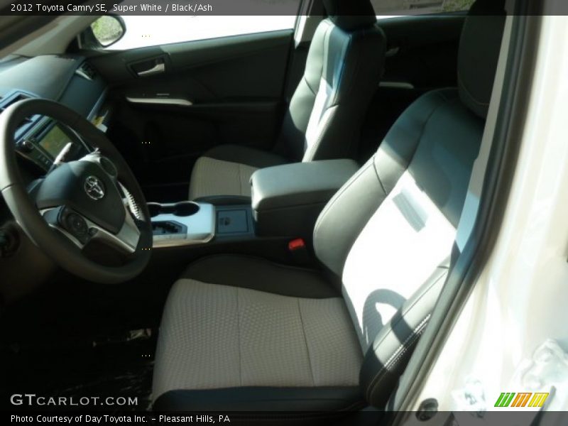 Super White / Black/Ash 2012 Toyota Camry SE