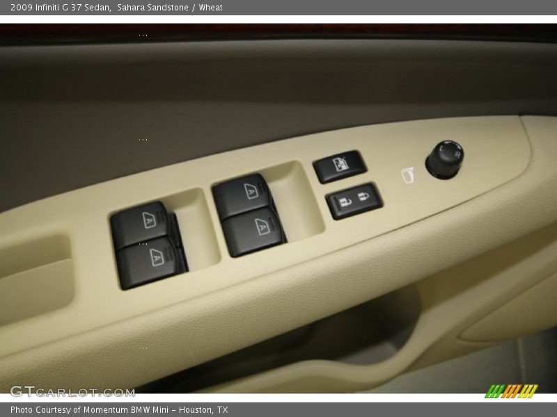 Controls of 2009 G 37 Sedan