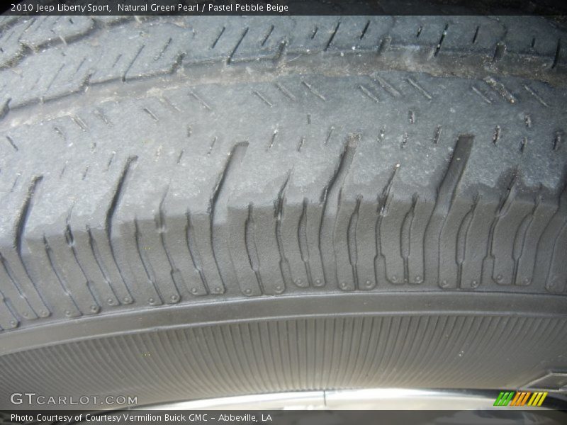 Natural Green Pearl / Pastel Pebble Beige 2010 Jeep Liberty Sport