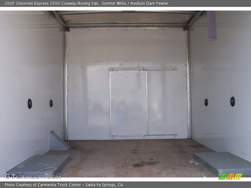 Summit White / Medium Dark Pewter 2005 Chevrolet Express 3500 Cutaway Moving Van