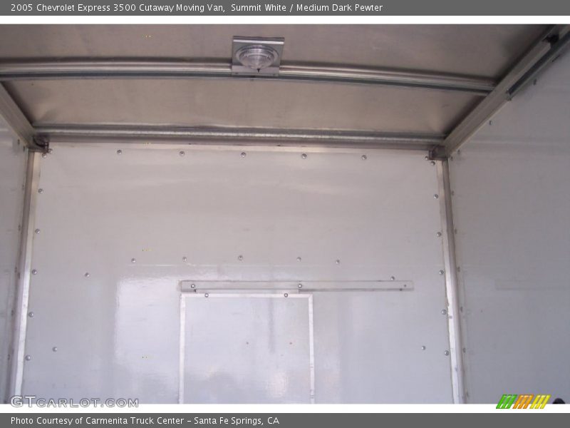 Summit White / Medium Dark Pewter 2005 Chevrolet Express 3500 Cutaway Moving Van