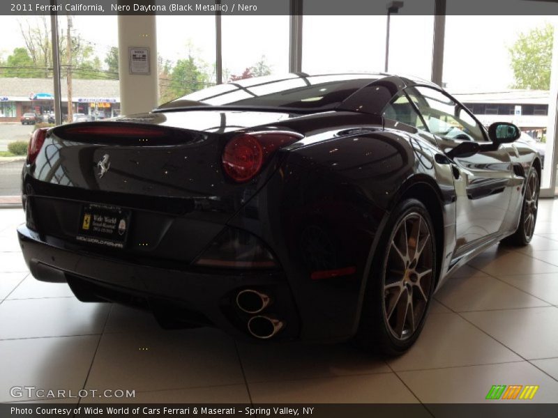 Nero Daytona (Black Metallic) / Nero 2011 Ferrari California