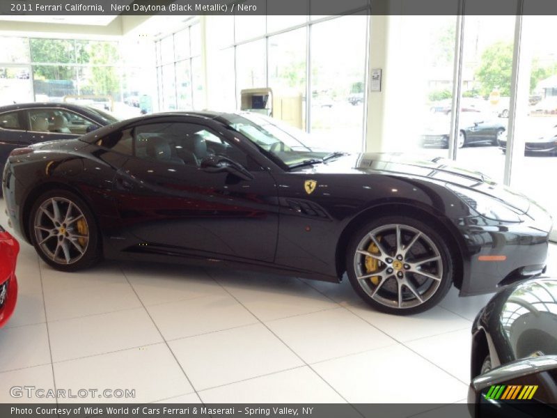 Nero Daytona (Black Metallic) / Nero 2011 Ferrari California