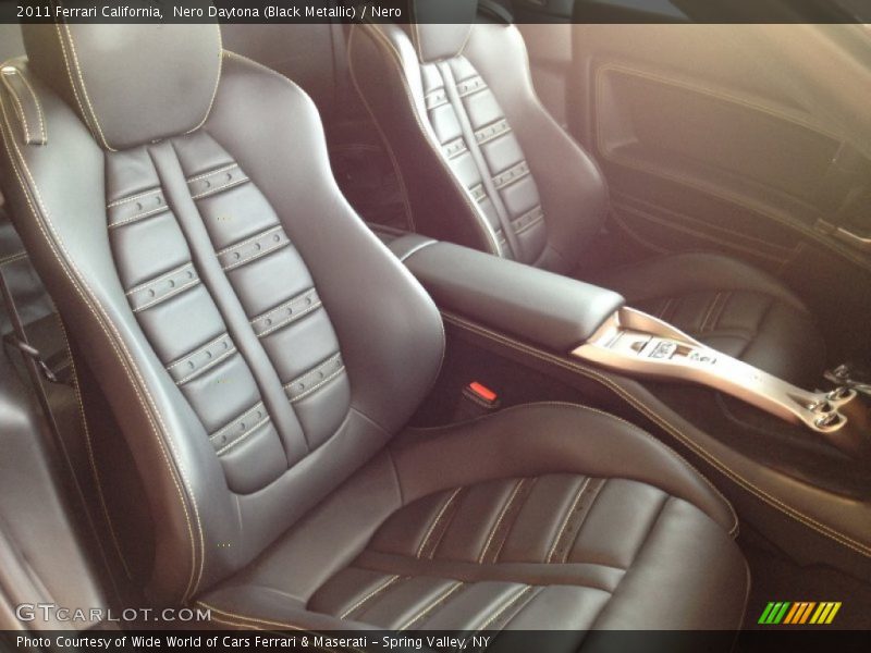  2011 California  Nero Interior