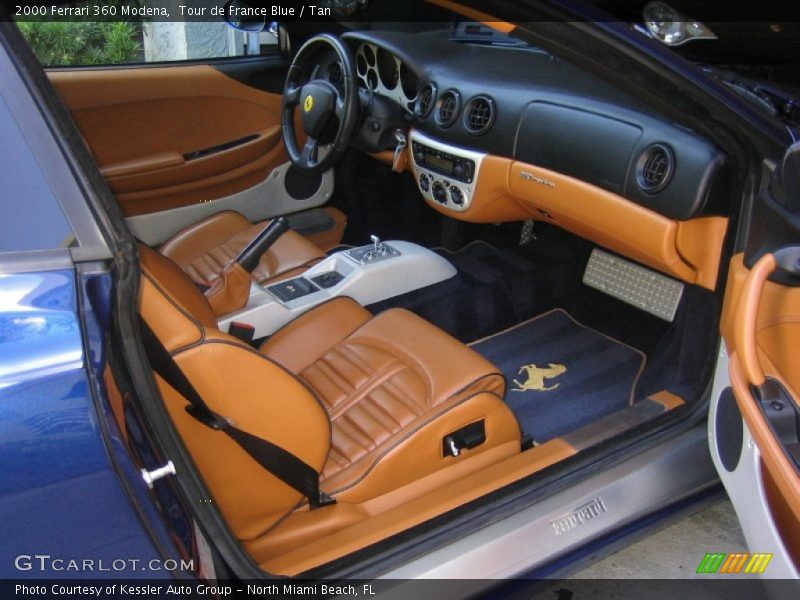 Dashboard of 2000 360 Modena