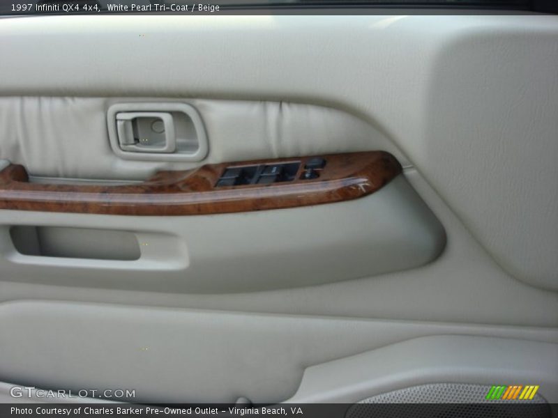 White Pearl Tri-Coat / Beige 1997 Infiniti QX4 4x4